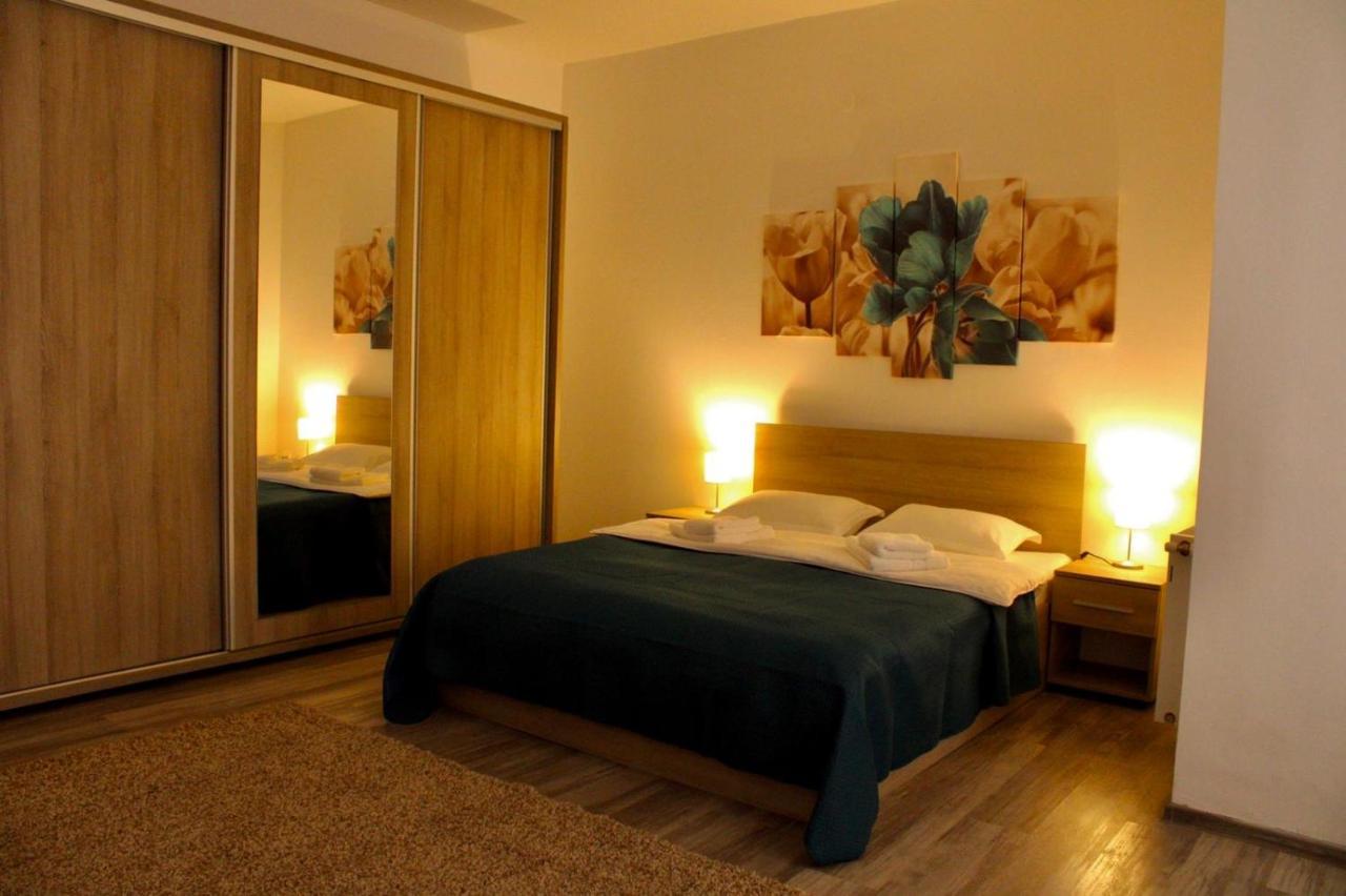 Long House Apartment Brasov Bagian luar foto