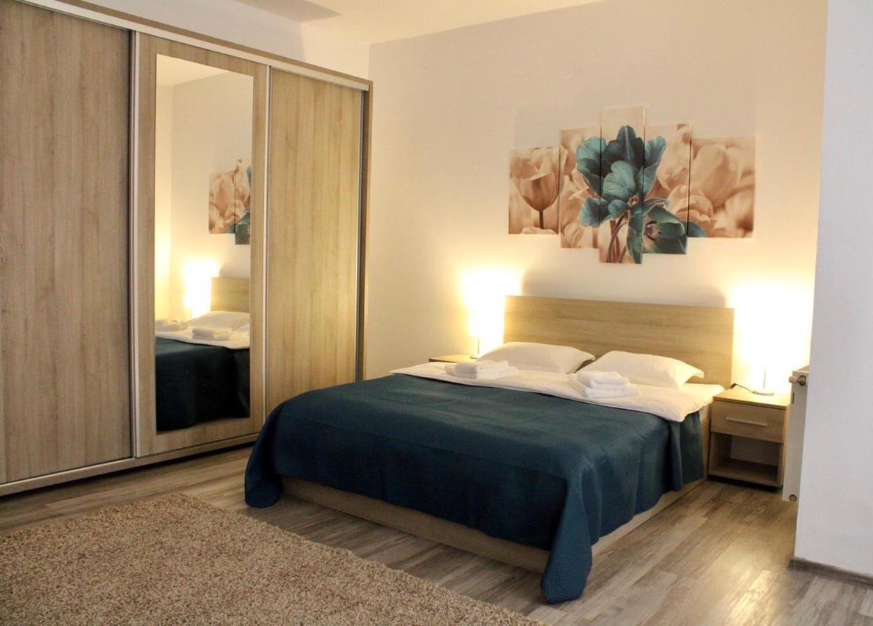 Long House Apartment Brasov Bagian luar foto